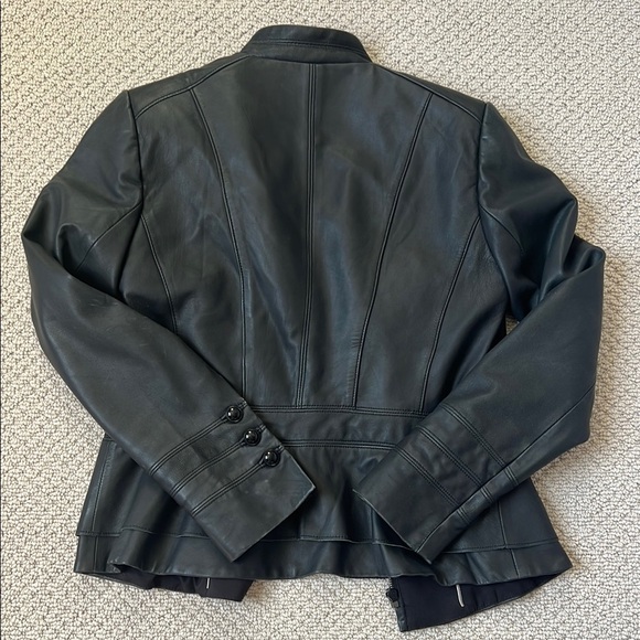 Elegant Black Women's Leather Jacket - Picture 7 of 10